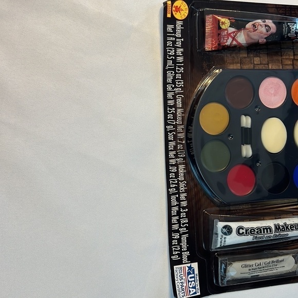 Makeup Set Makeup Stick Cream Makeup Grease Makeup Vampire Blood. - Picture 5 of 7